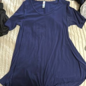Lularoe flowy top size medium